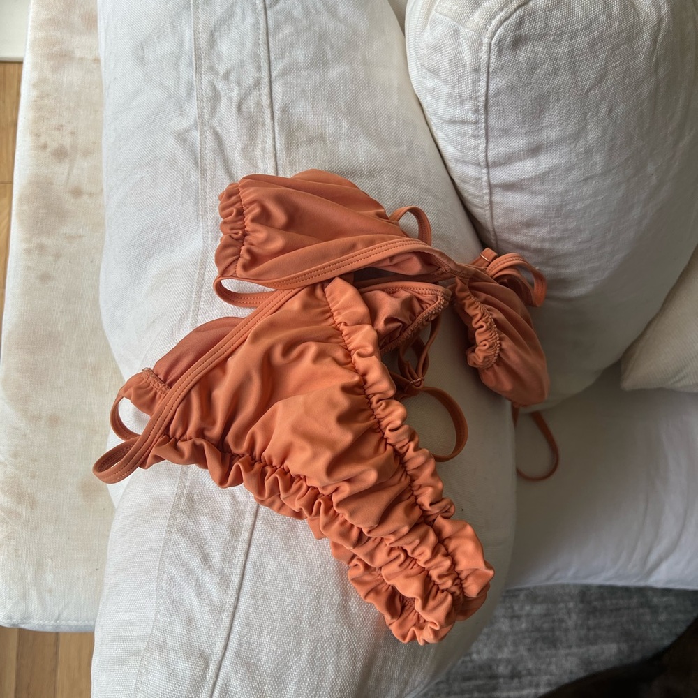 Coral Ruffle Bikini Set - Size Medium - Picture 5 of 5